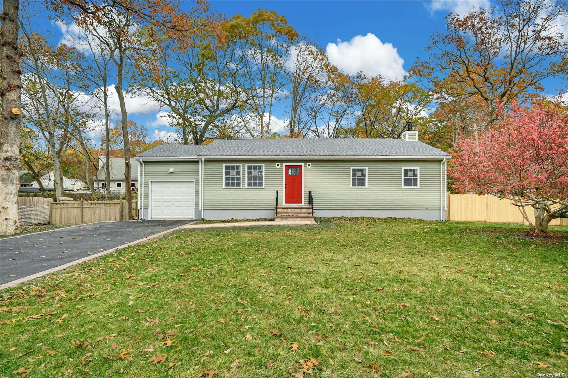 #1 photo, 5 Smith Lane, 东长岛 Middle Island , NY 11953