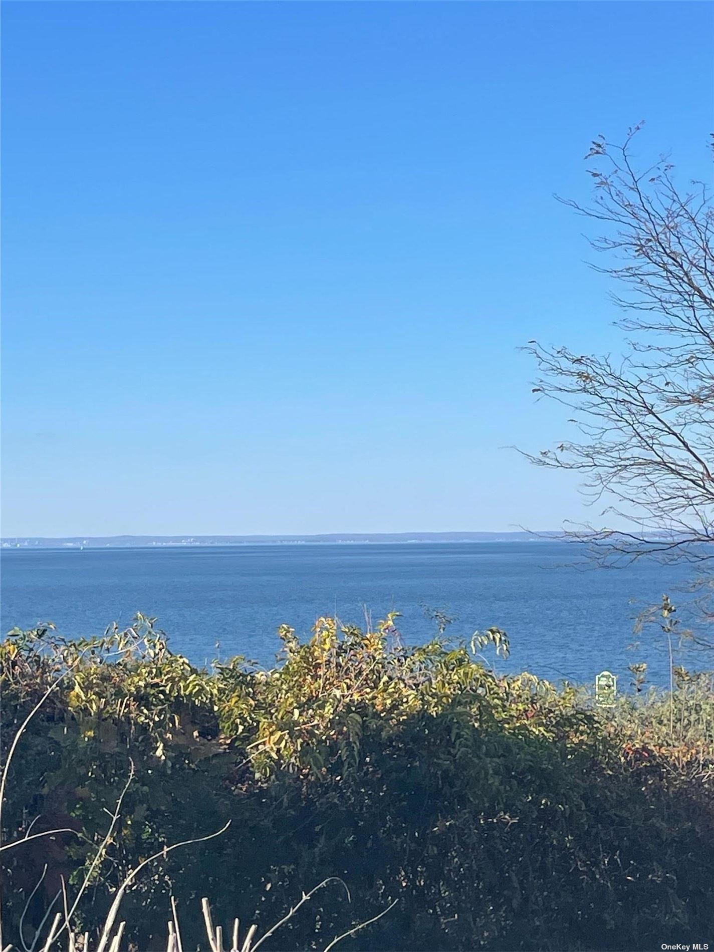 #1 photo, 50 Cold Spring Drive, 东长岛 Sound Beach , NY 11789