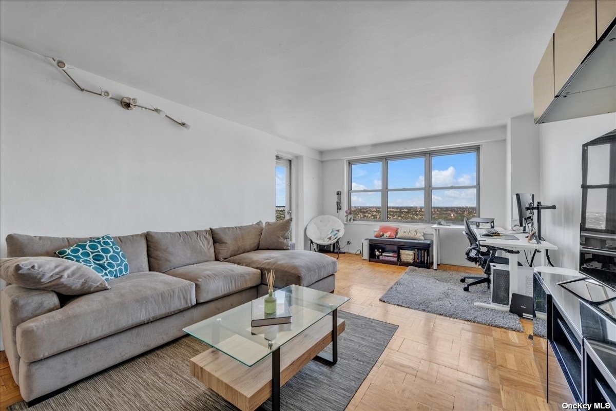 #1 photo, 125-10 Queens Boulevard, 皇后区 秋园 Kew Gardens , NY 11415