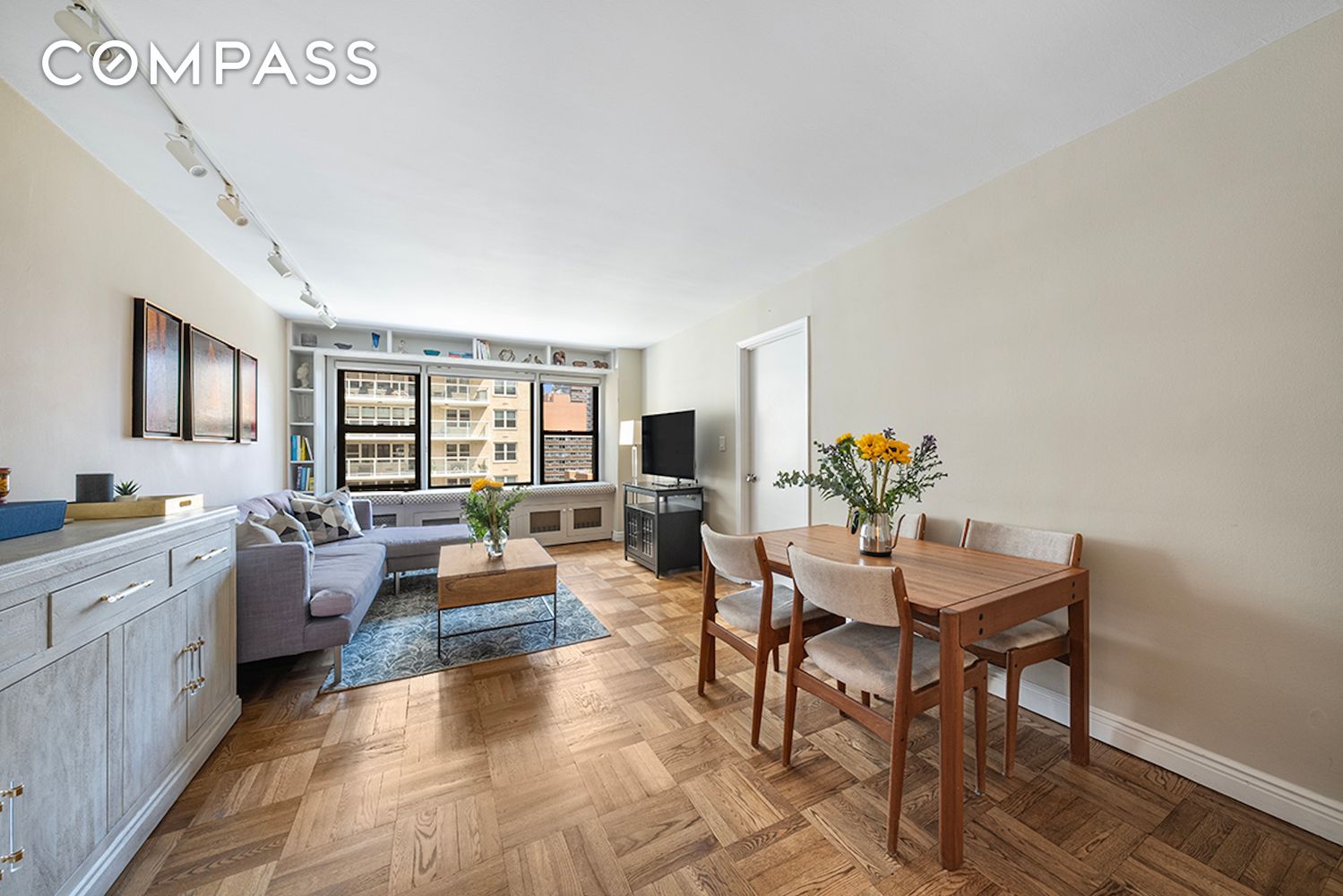 #1 photo, 245 E 24th Street, 曼哈顿 基普斯湾 Kips Bay , NY 10010