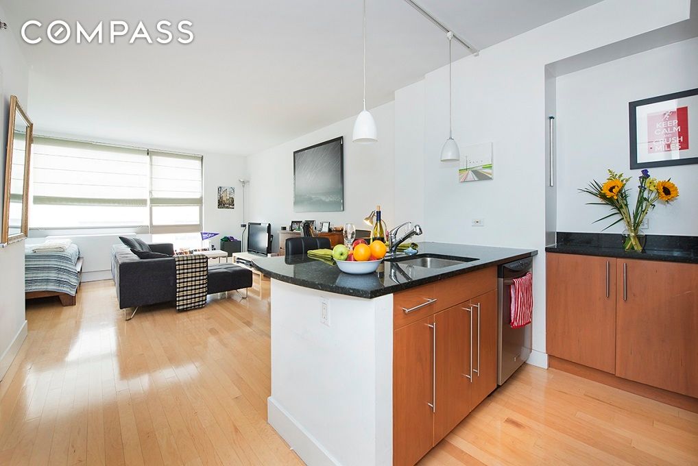 #1 photo, 242 E 25th Street, Kips Bay , NY 10010