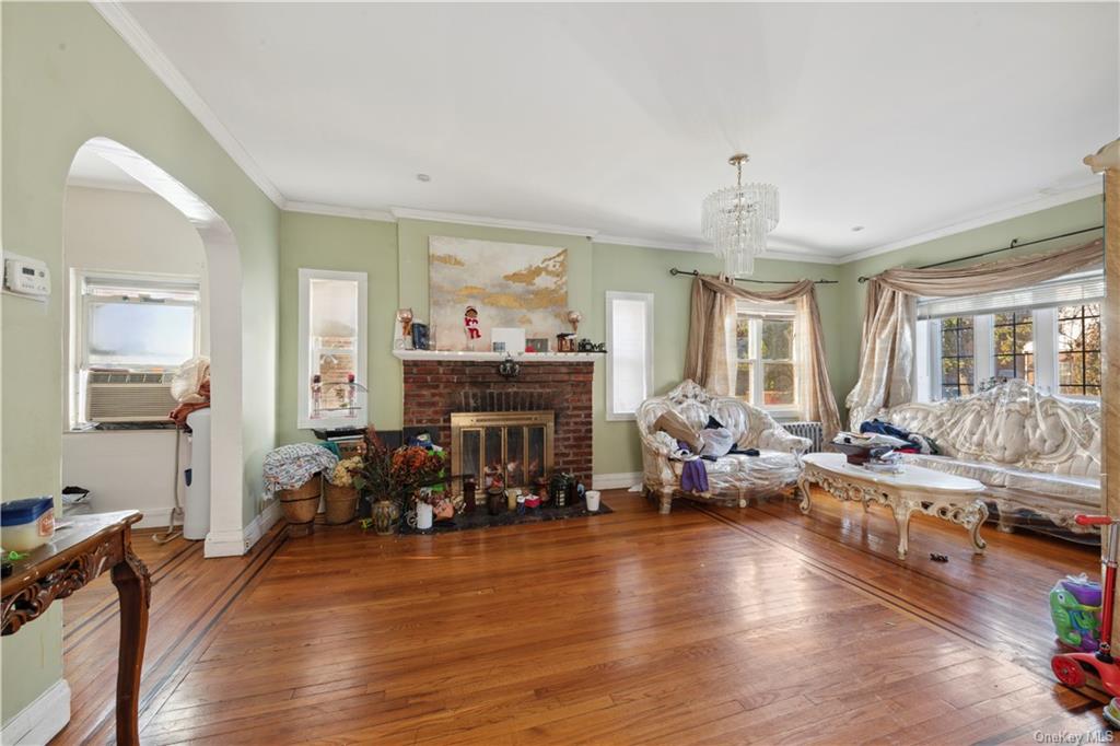 #1 photo, 131-73 228th Street, 皇后区 Laurelton , NY 11413