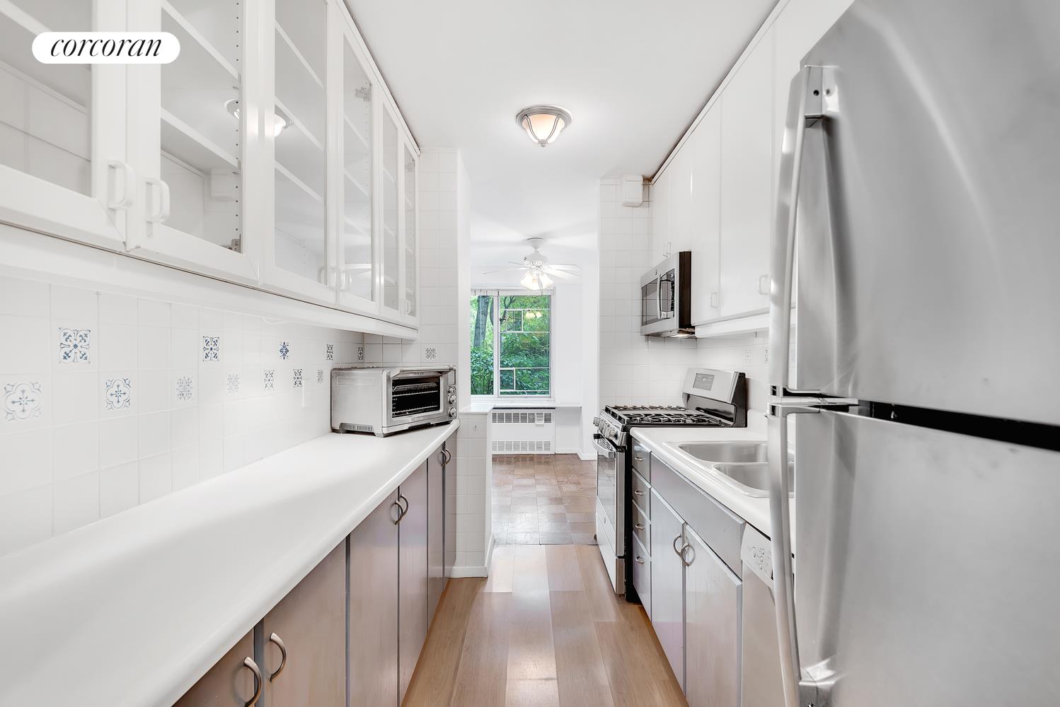 #1 photo, 392 Central Park West 1R, 曼哈顿 上西城 UWS , NY 10025