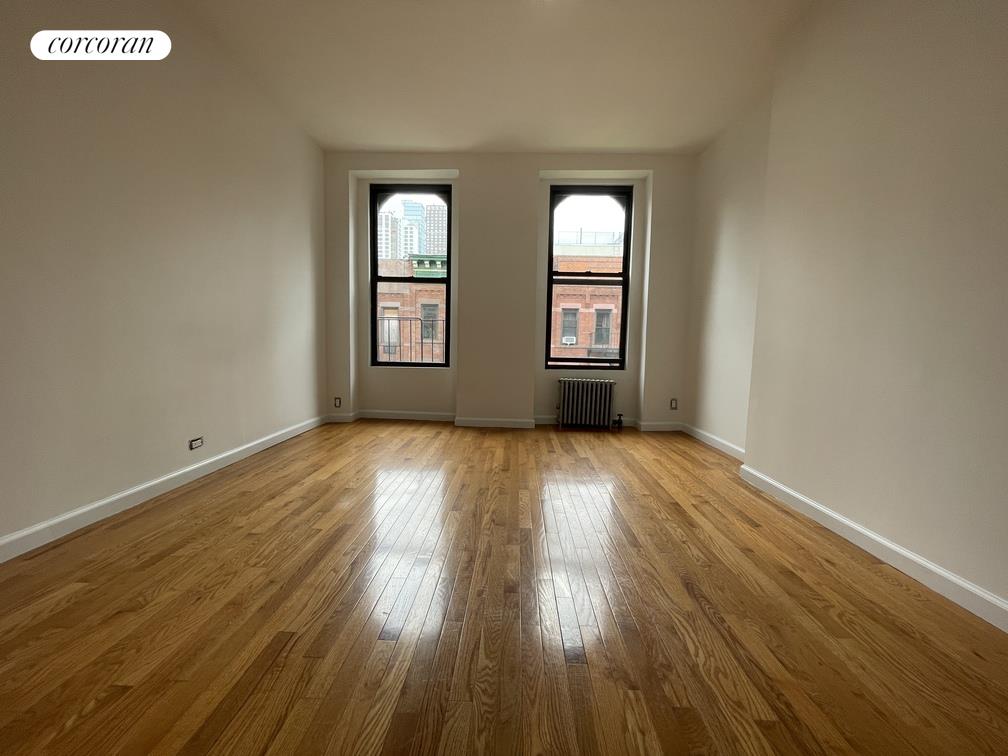 #1 photo, 321 E 93RD Street, 曼哈顿 上东城 Yorkville , NY 10128