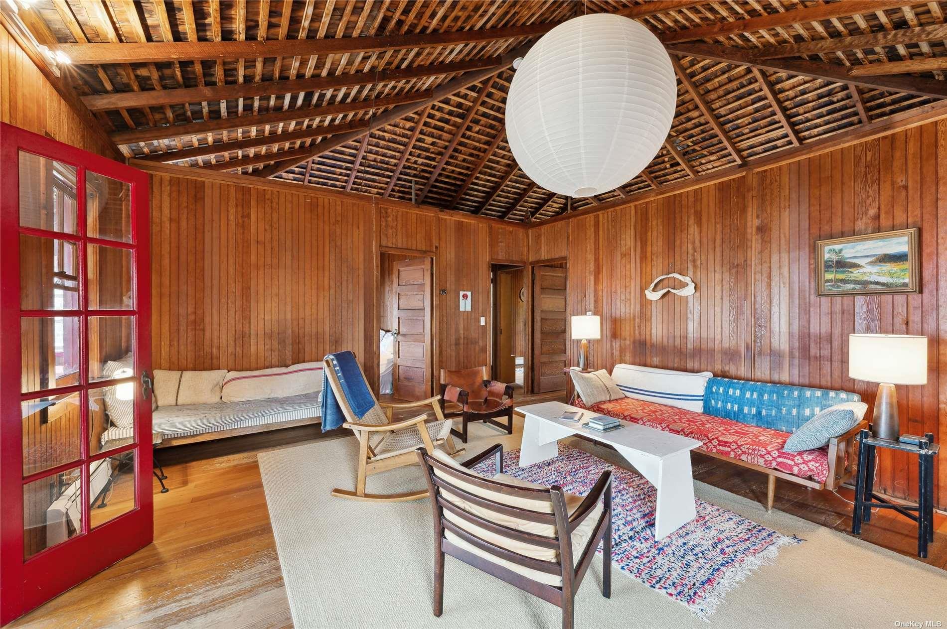 #15 photo, 400 Diamond Lane, Peconic , NY 11958