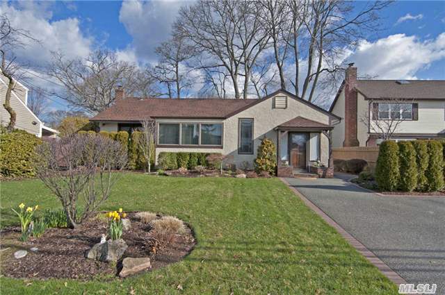 #1 photo, 3889 Franklin Avenue, ナッソー郡 Seaford , NY 11783