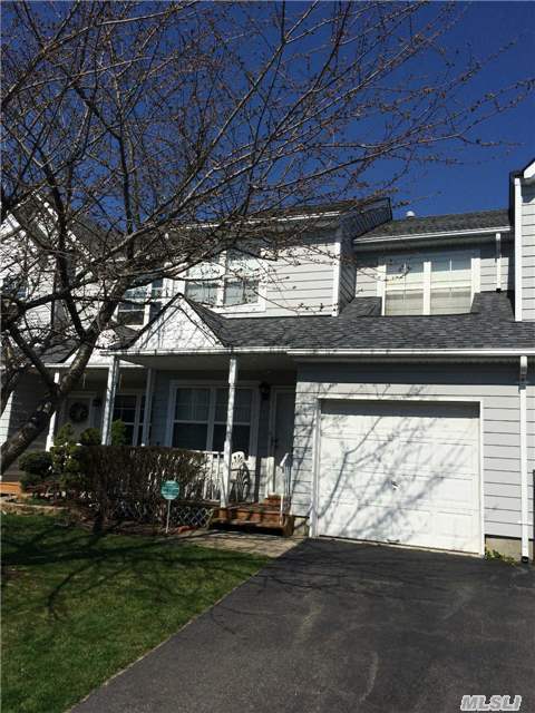 #1 photo, 85 Sprucewood Boulevard, Central Islip , NY 11722