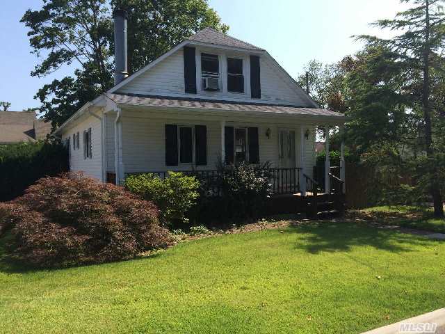 #1 photo, 12 Forest Avenue, サフォーク郡 Oakdale , NY 11769