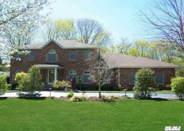 #1 photo, 208 Cambon Avenue, サフォーク郡 Saint James , NY 11780