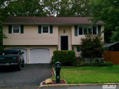 #1 photo, 79 Stahley Street, サフォーク郡 Brentwood , NY 11717