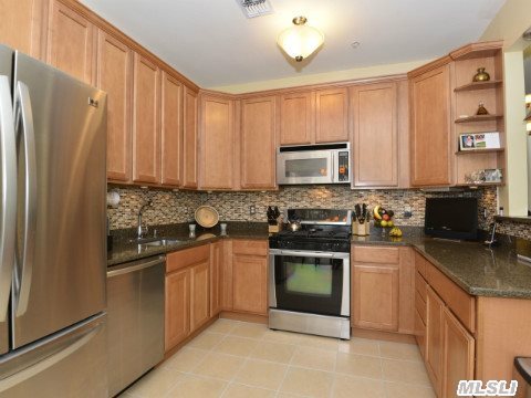 #1 photo, 235 Kettles Lane, سوفولك Medford , NY 11763