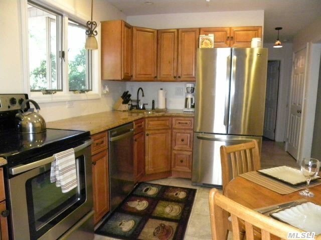 #1 photo, 35 Roxbury Street, South Huntington , NY 11746