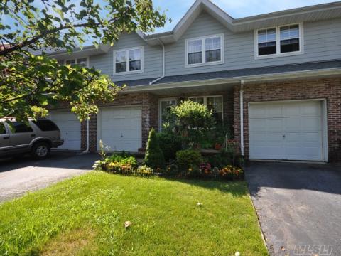 #1 photo, 8 Sprucewood Boulevard, Central Islip , NY 11722