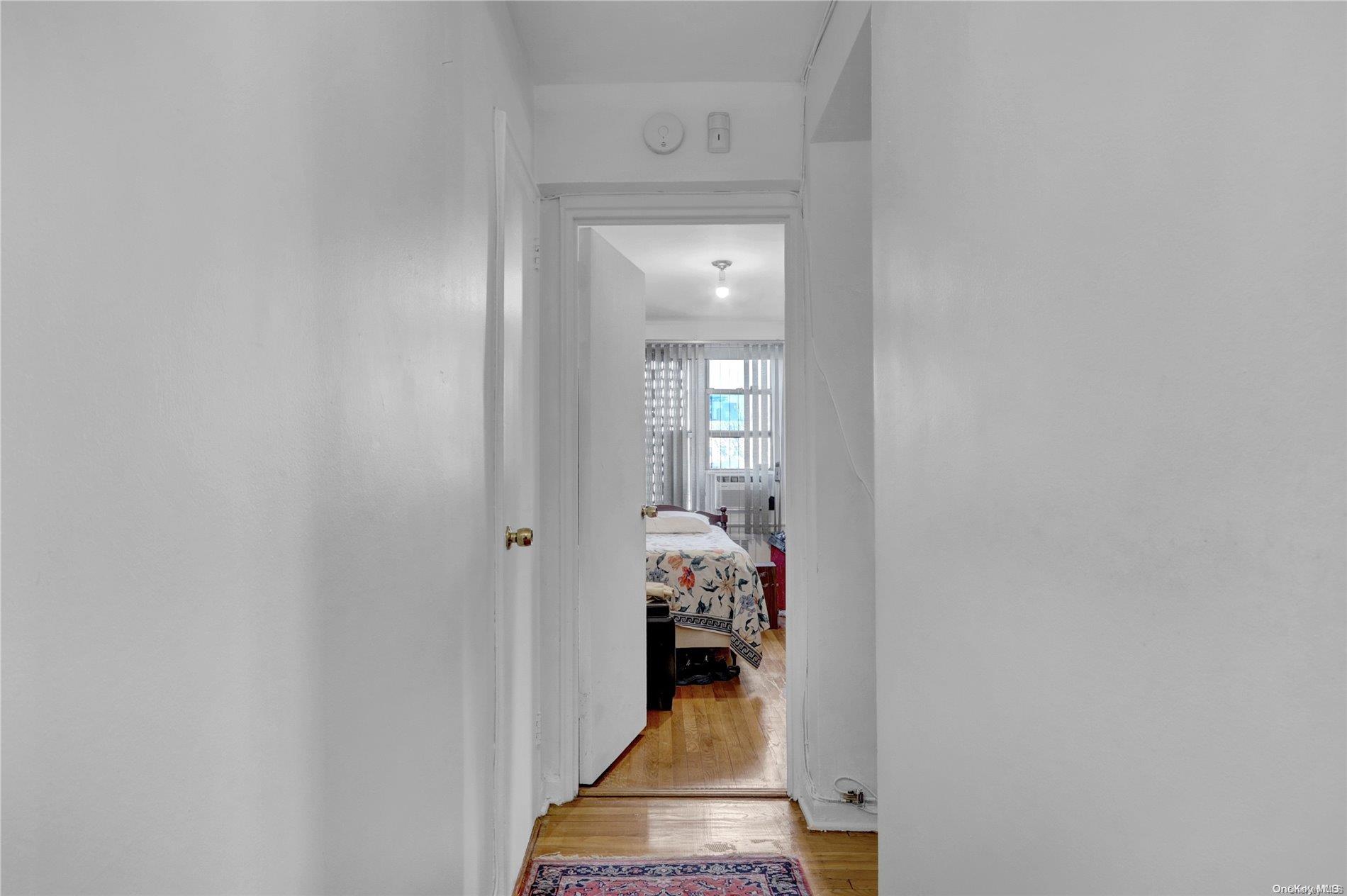 #10 photo, 325 E 201st, ブロンクス区 Bronx , NY 10458