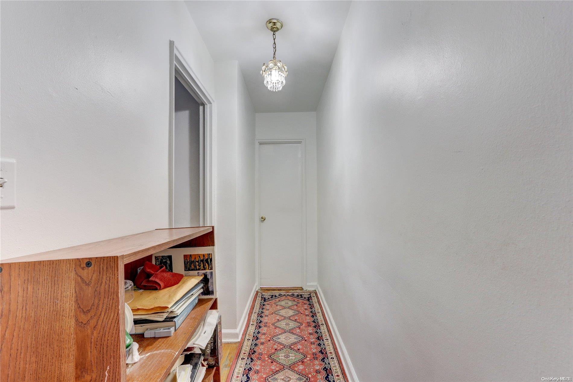 #13 photo, 325 E 201st, ブロンクス区 Bronx , NY 10458