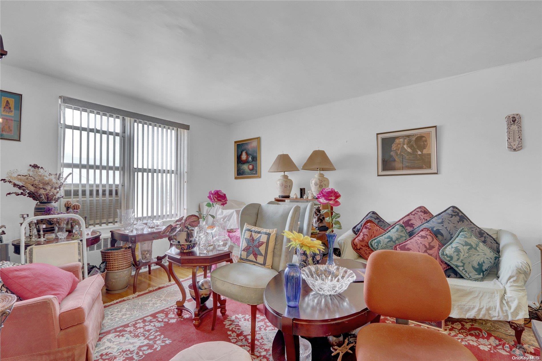 #16 photo, 325 E 201st, ブロンクス区 Bronx , NY 10458