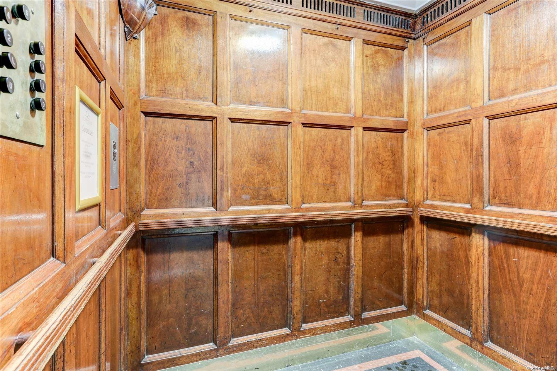 #7 photo, 325 E 201st, ブロンクス区 Bronx , NY 10458