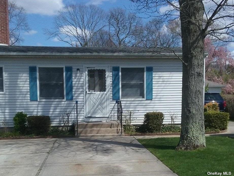 #1 photo, 1331 Manor Lane, 东长岛 海湾 Bay Shore , NY 11706