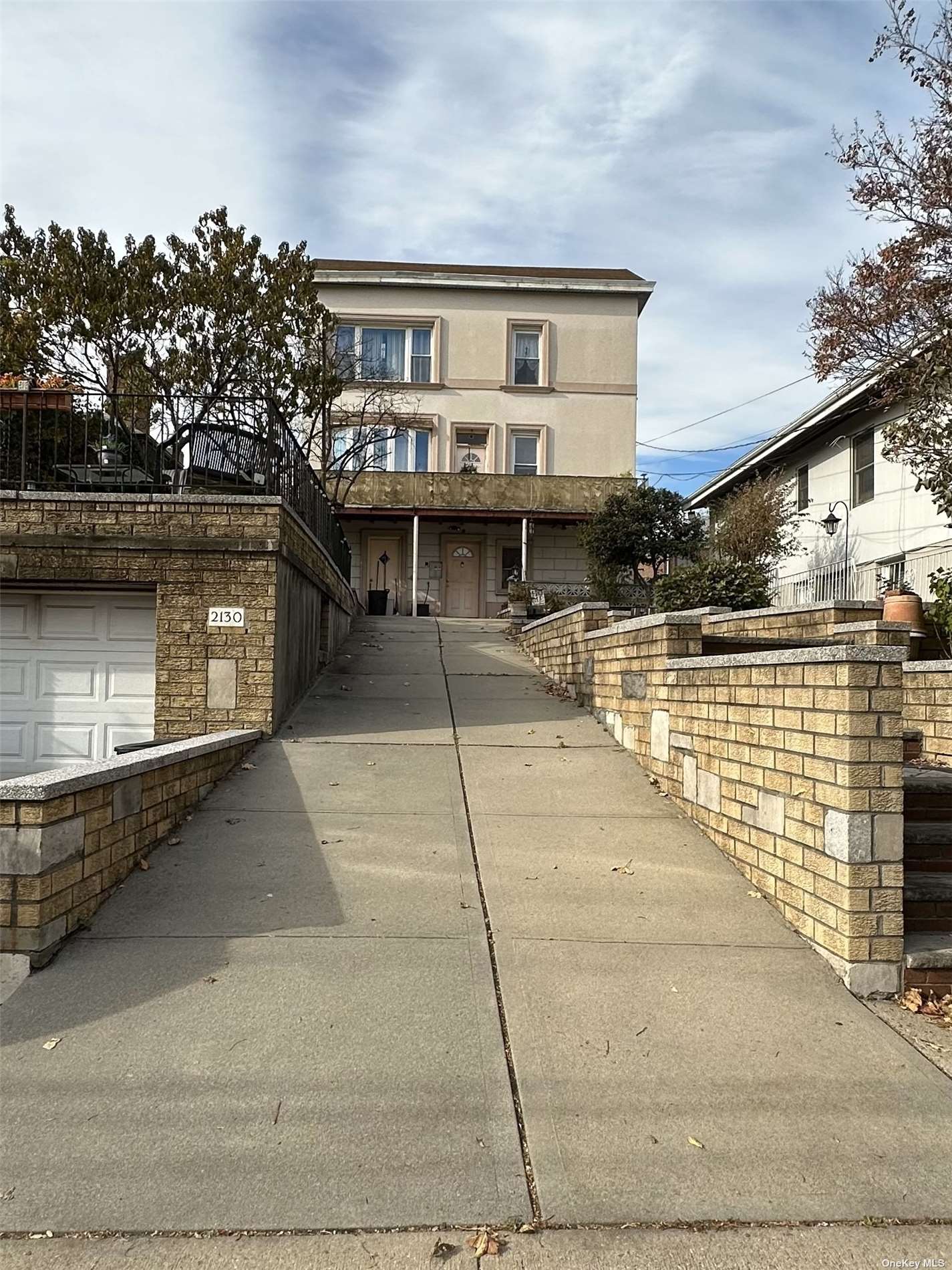 #1 photo, 21-30 Hazen Street, 皇后区 艾姆赫斯特 East Elmhurst , NY 11370