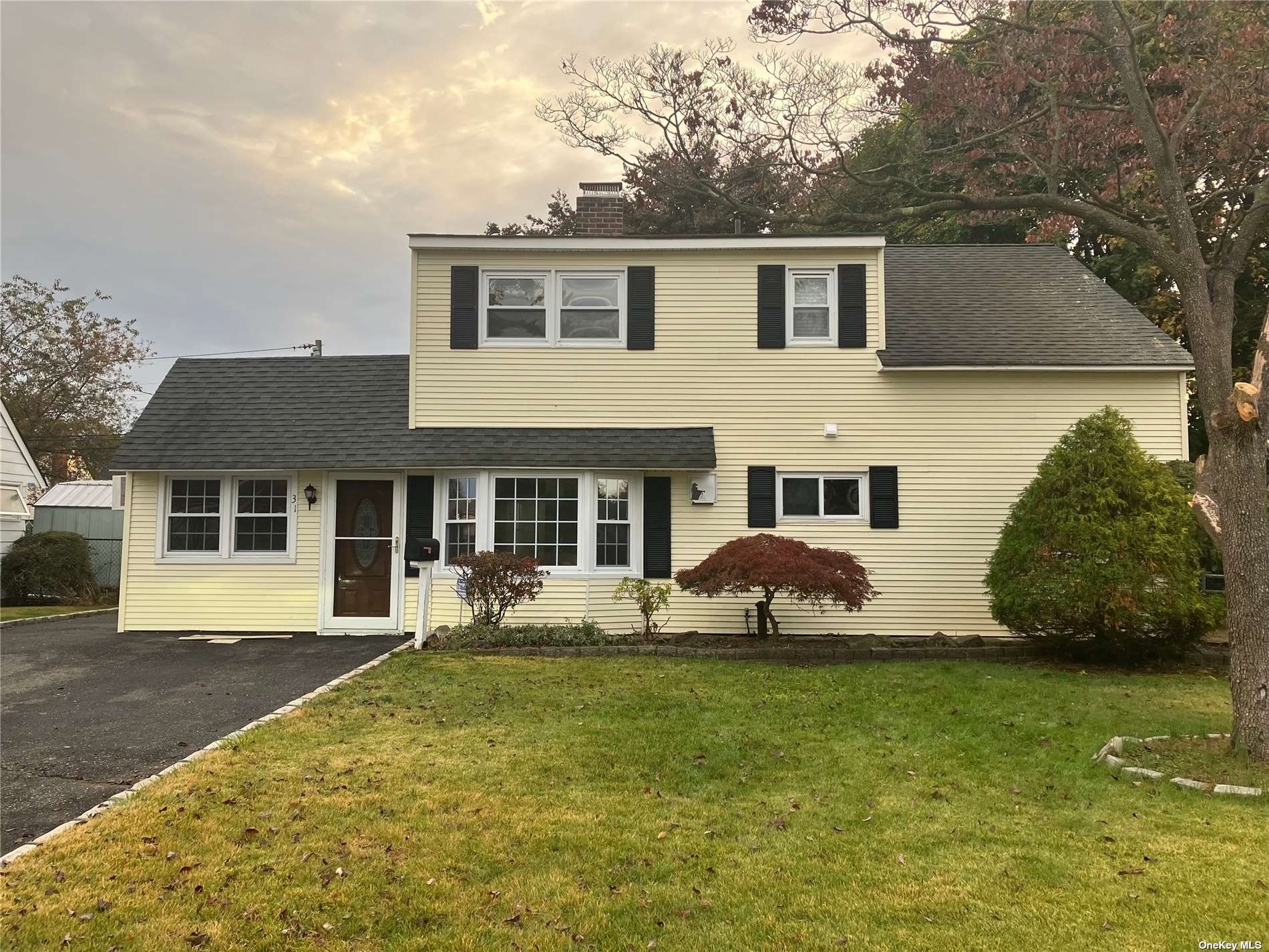 #1 photo, 31 Wishing Lane, Hicksville , NY 11801