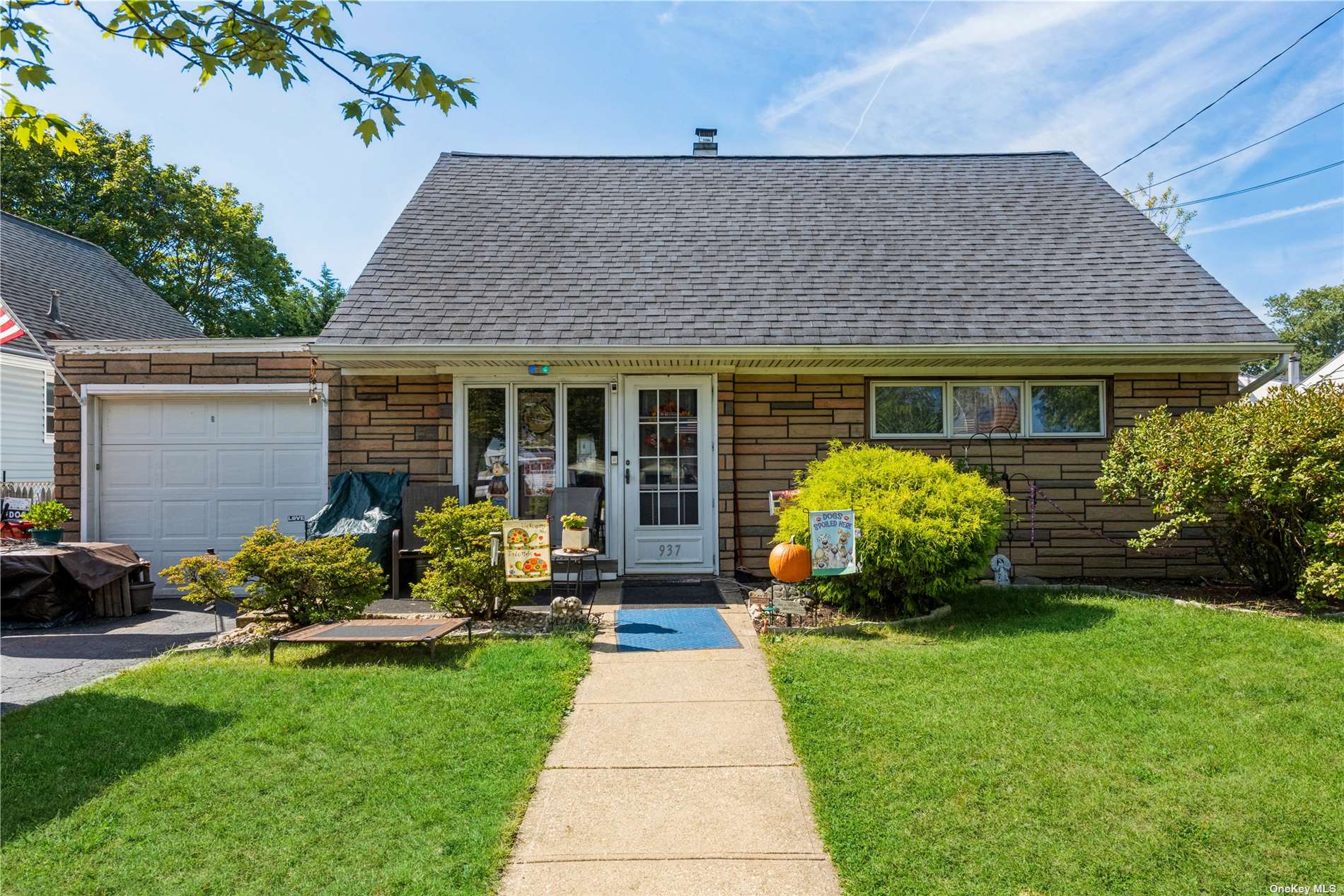 #1 photo, 937 Grand Boulevard, Westbury , NY 11590