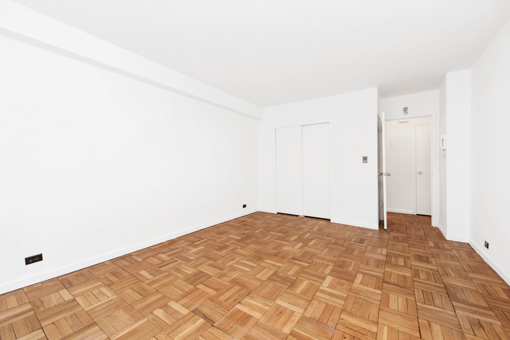 #1 photo, 77 W 55th Street, Midtown Center , NY 10019