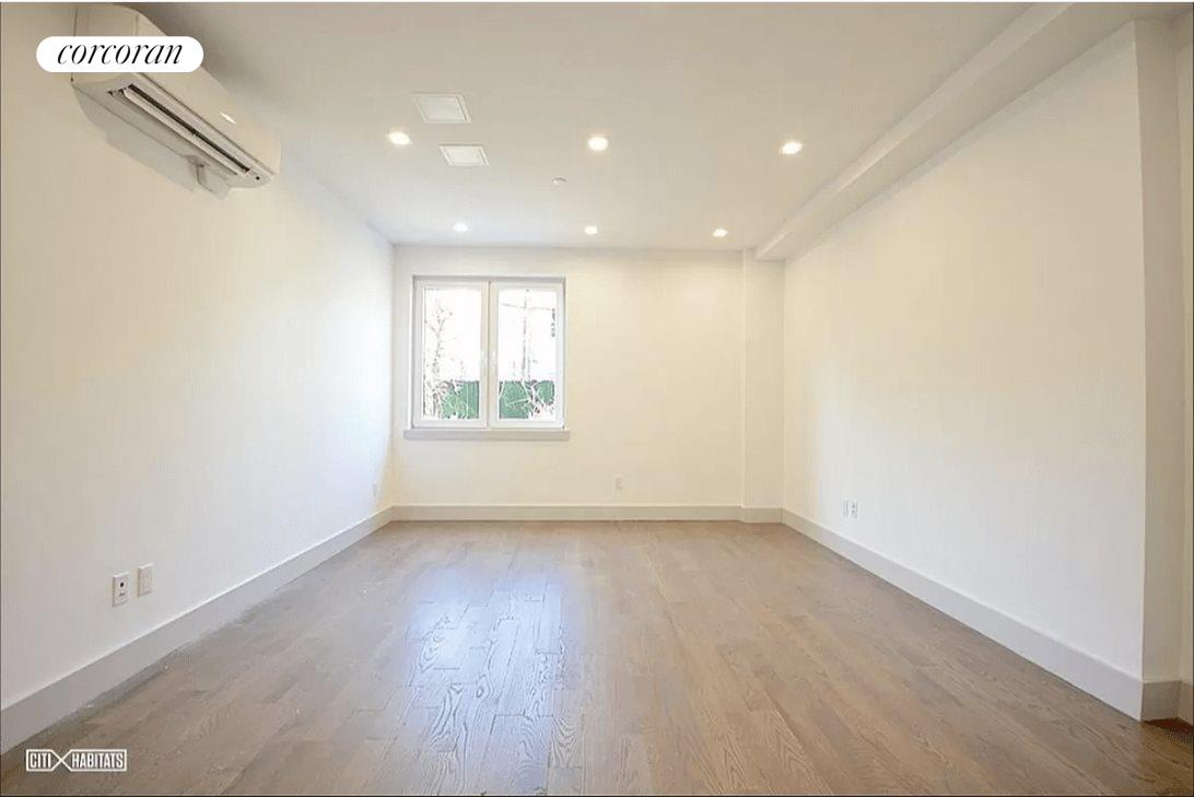 #1 photo, 896 NEW YORK Avenue, 布鲁克林 夫拉特布什 Flatbush , NY 11203