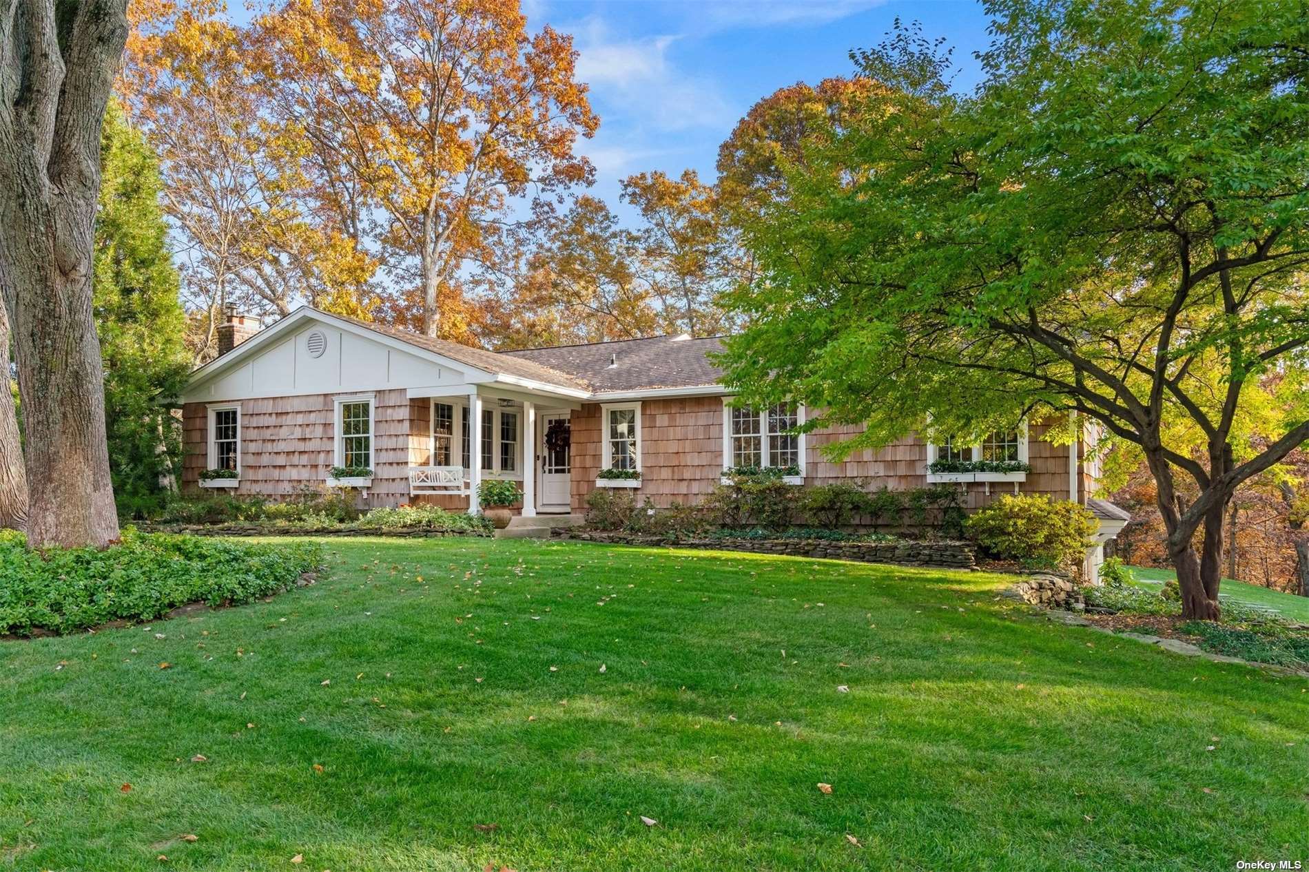 #1 photo, 39 Twixt Hills Road, 东长岛 圣占士 Saint James , NY 11780