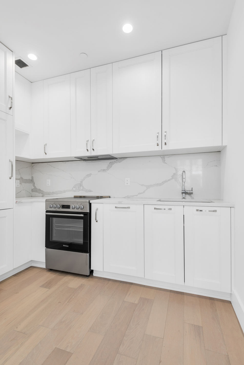 #1 photo, 21-20 45th Road, Hunters Point , NY 11101