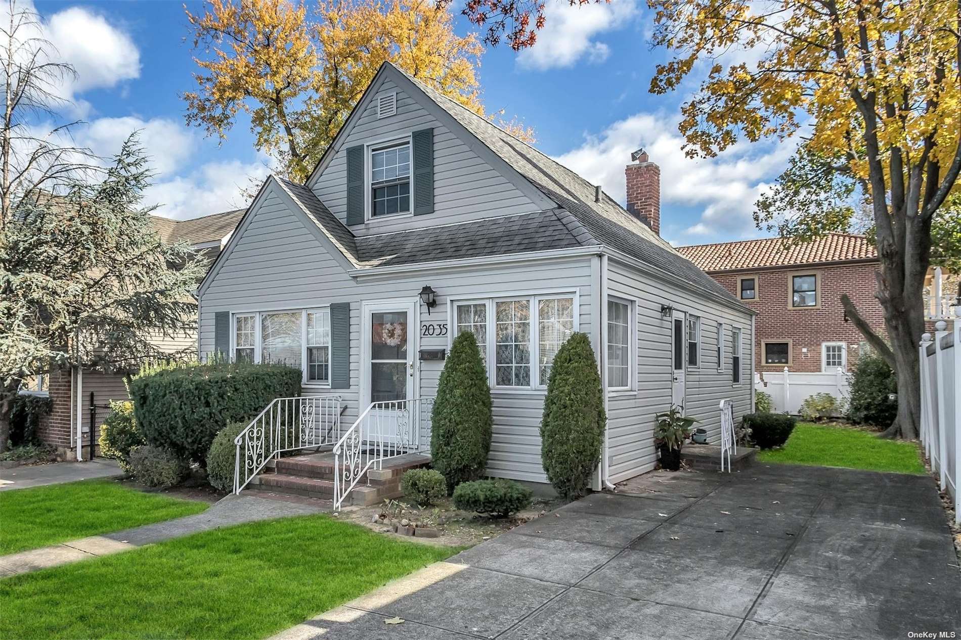 #1 photo, 20-35 169th Street, 皇后区 白石镇 Whitestone , NY 11357