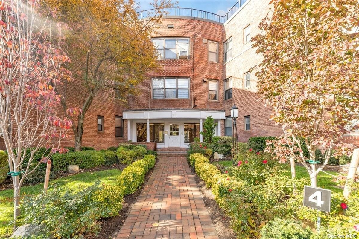 #1 photo, 4 Townhouse Place, 长岛 大颈 Great Neck , NY 11021