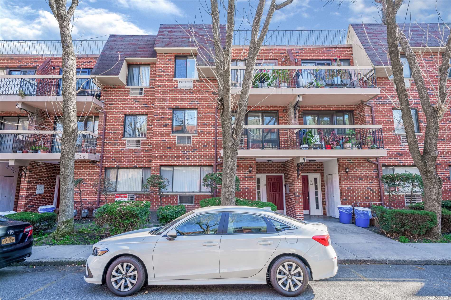 #1 photo, 71-05 Sutton Place, 皇后区 新鲜草原 Fresh Meadows , NY 11365