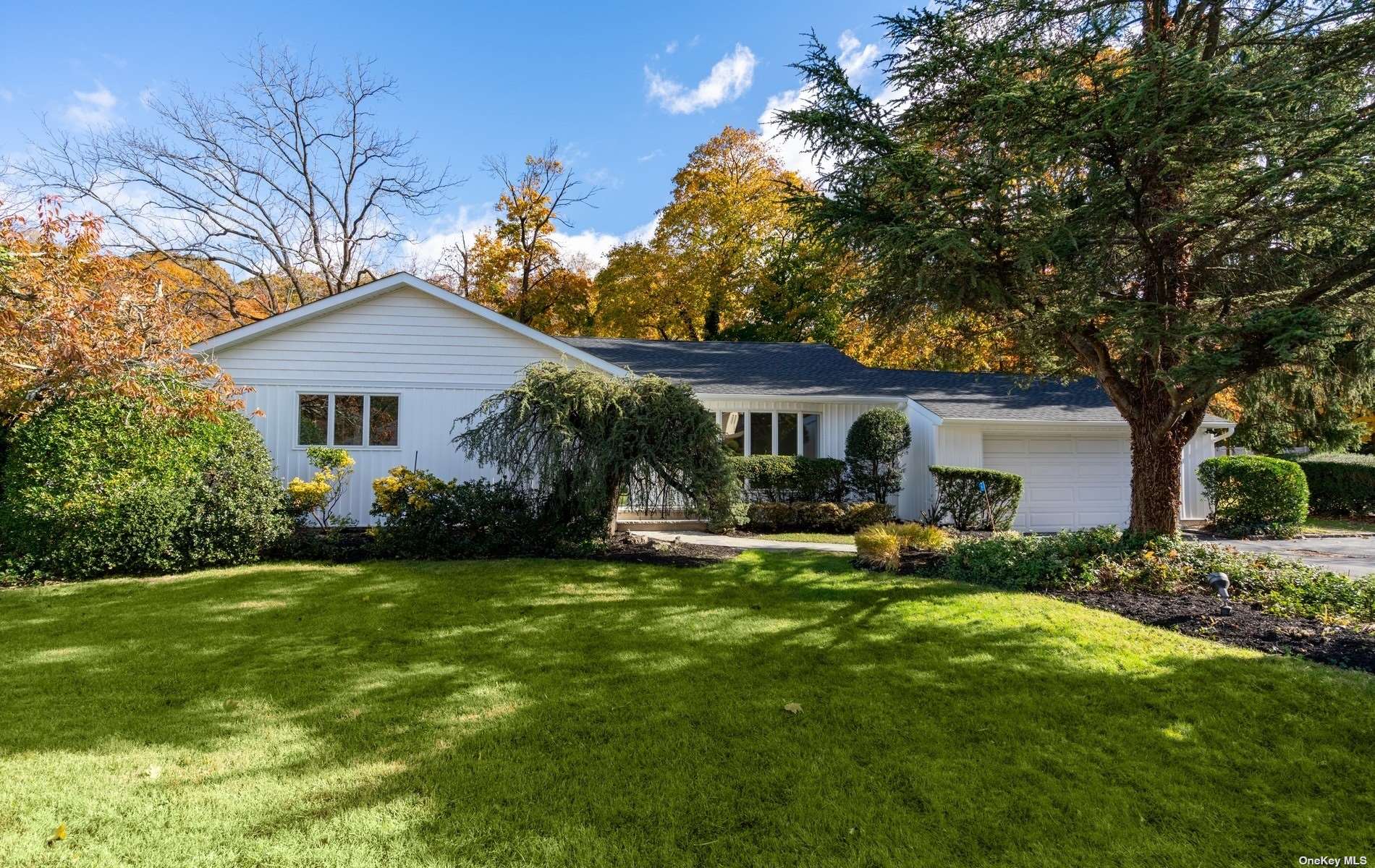 #1 photo, 85 Cedar Drive, 长岛 East Hills , NY 11576