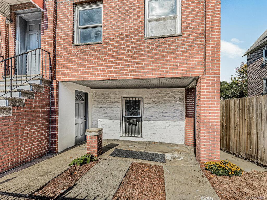 #1 photo, 759 E 218 Street, 布朗士 Bronx , NY 10467