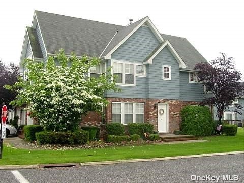 #1 photo, 16-18 Maple Wing Drive, 东长岛 Central Islip , NY 11722