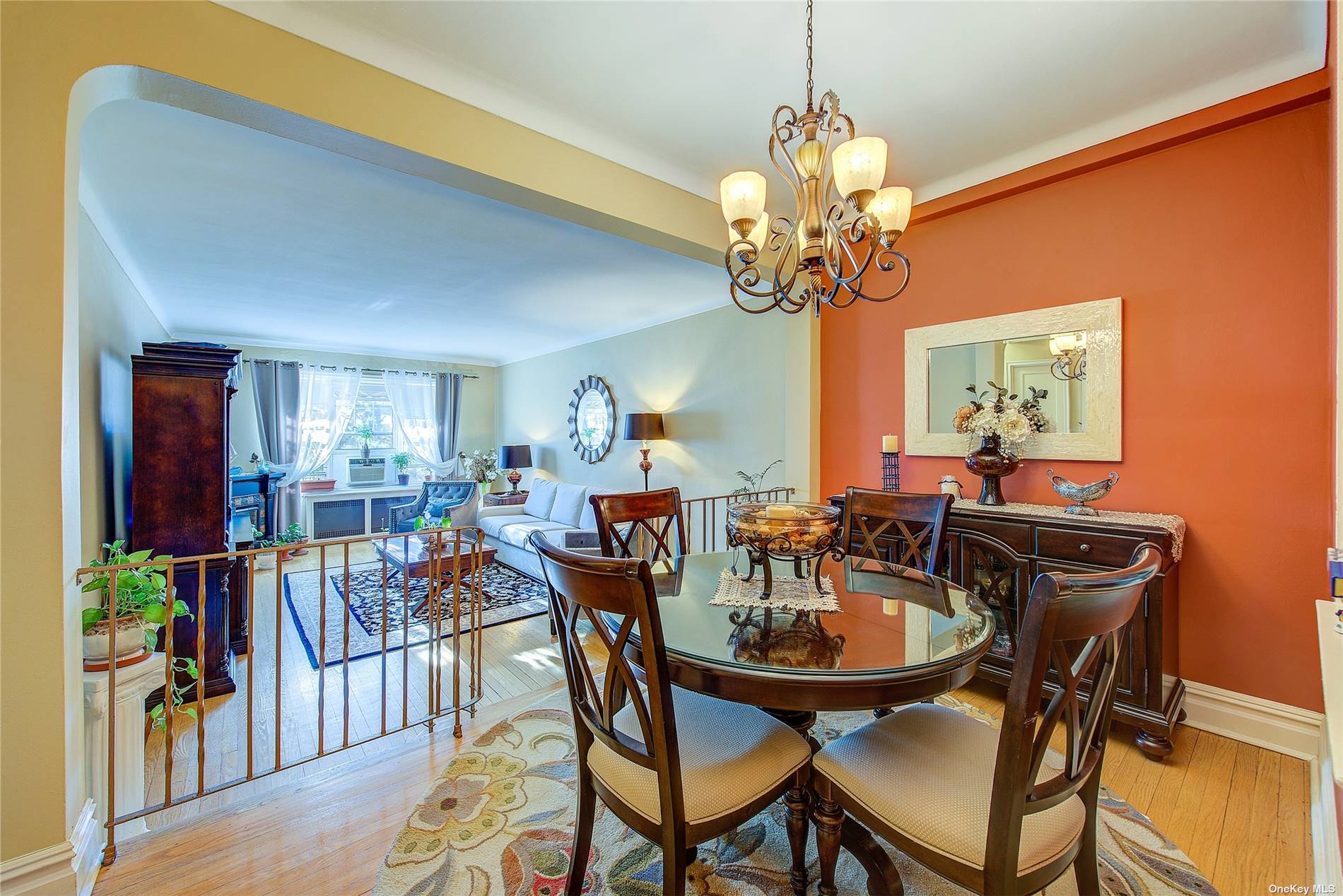 #1 photo, 76-35 113th Street, 皇后区 森林小丘 Forest Hills , NY 11375