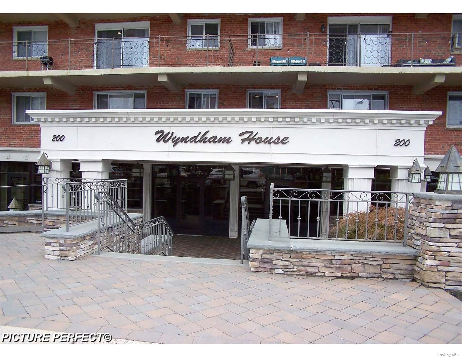 #1 photo, 200 Atlantic Avenue, 长岛 Lynbrook , NY 11563