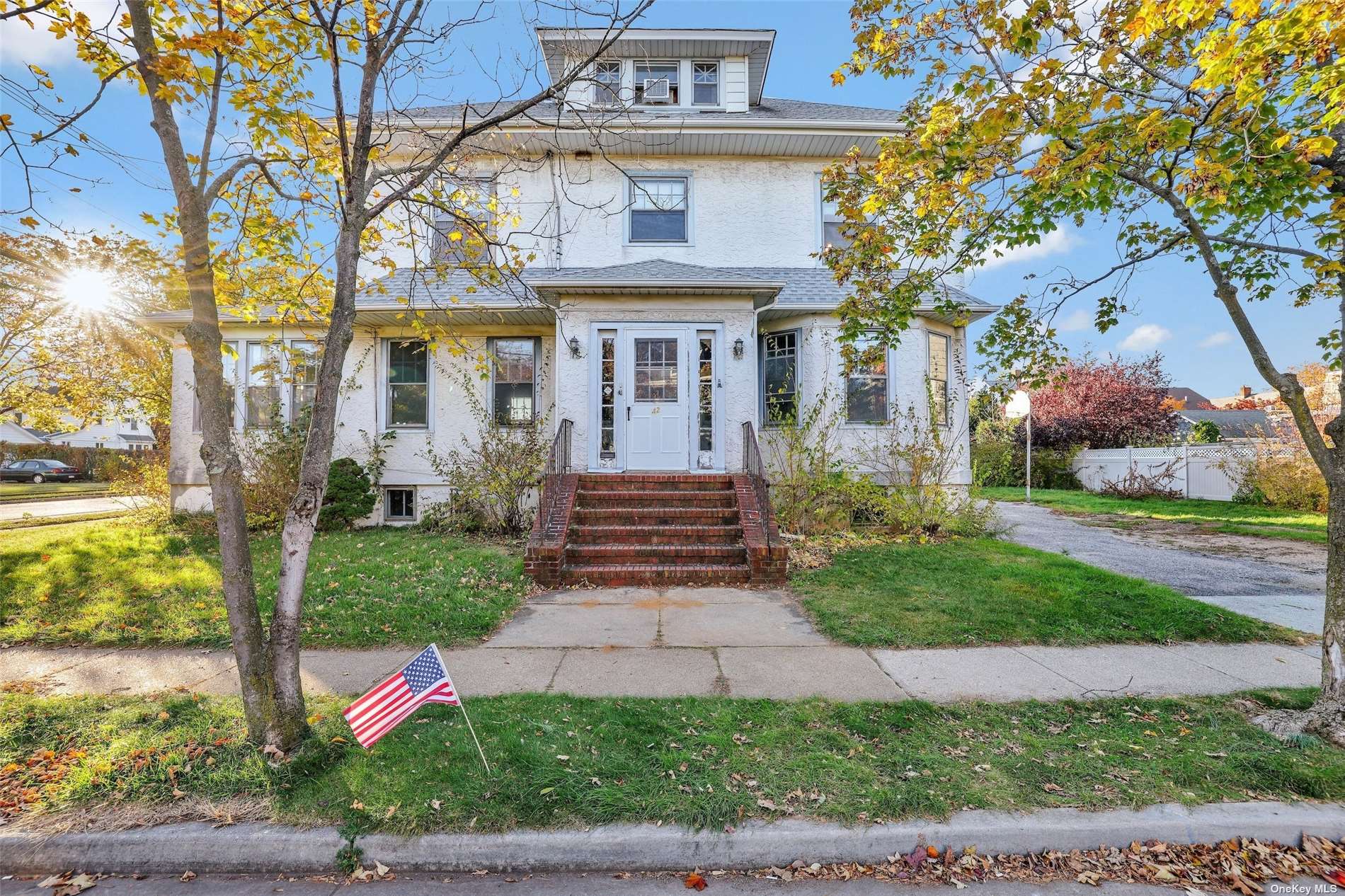 #1 photo, 42 Vernon Avenue, 长岛 Rockville Centre , NY 11570