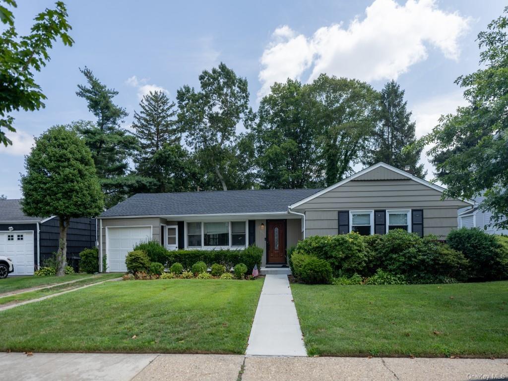 #1 photo, 1369 Millwood Lane, 长岛 Merrick , NY 11566