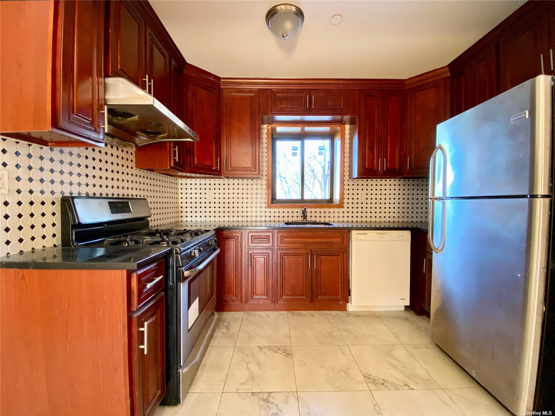 #1 photo, 84-05 Queens Boulevard, 皇后区 艾姆赫斯特 Elmhurst , NY 11373