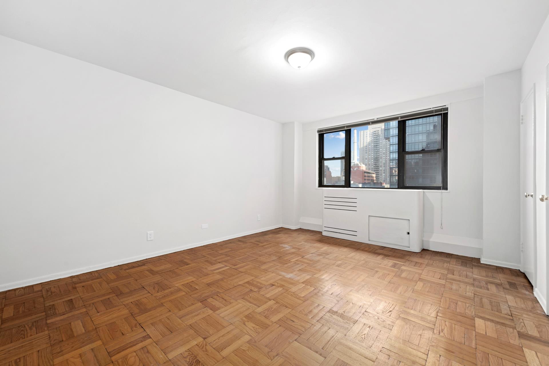 #1 photo, 315 E 72ND Street, 曼哈顿 上东城 Lenox Hill , NY 10021