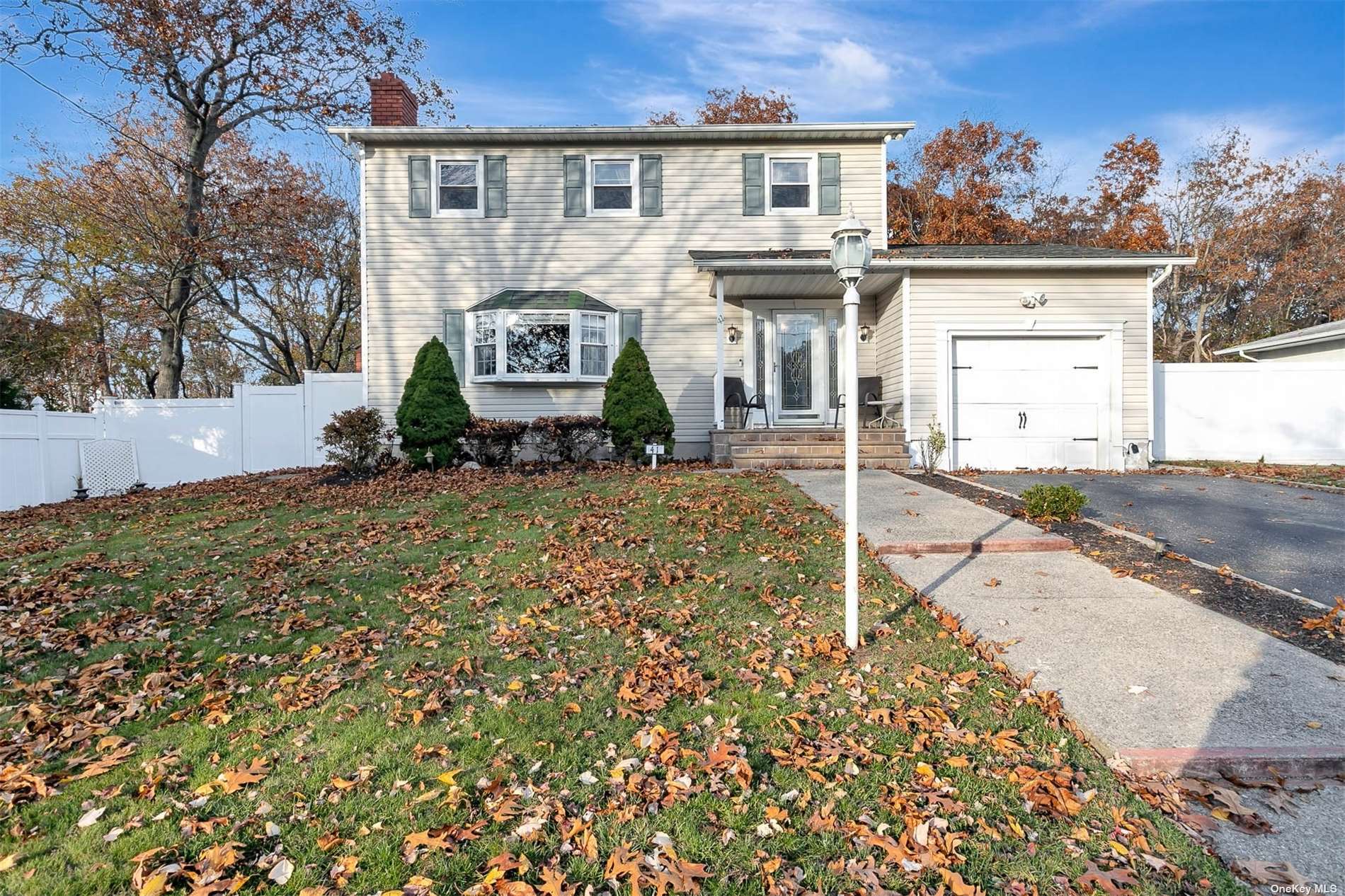 #1 photo, 41 Golden Gate Drive, 东长岛 Shirley , NY 11967