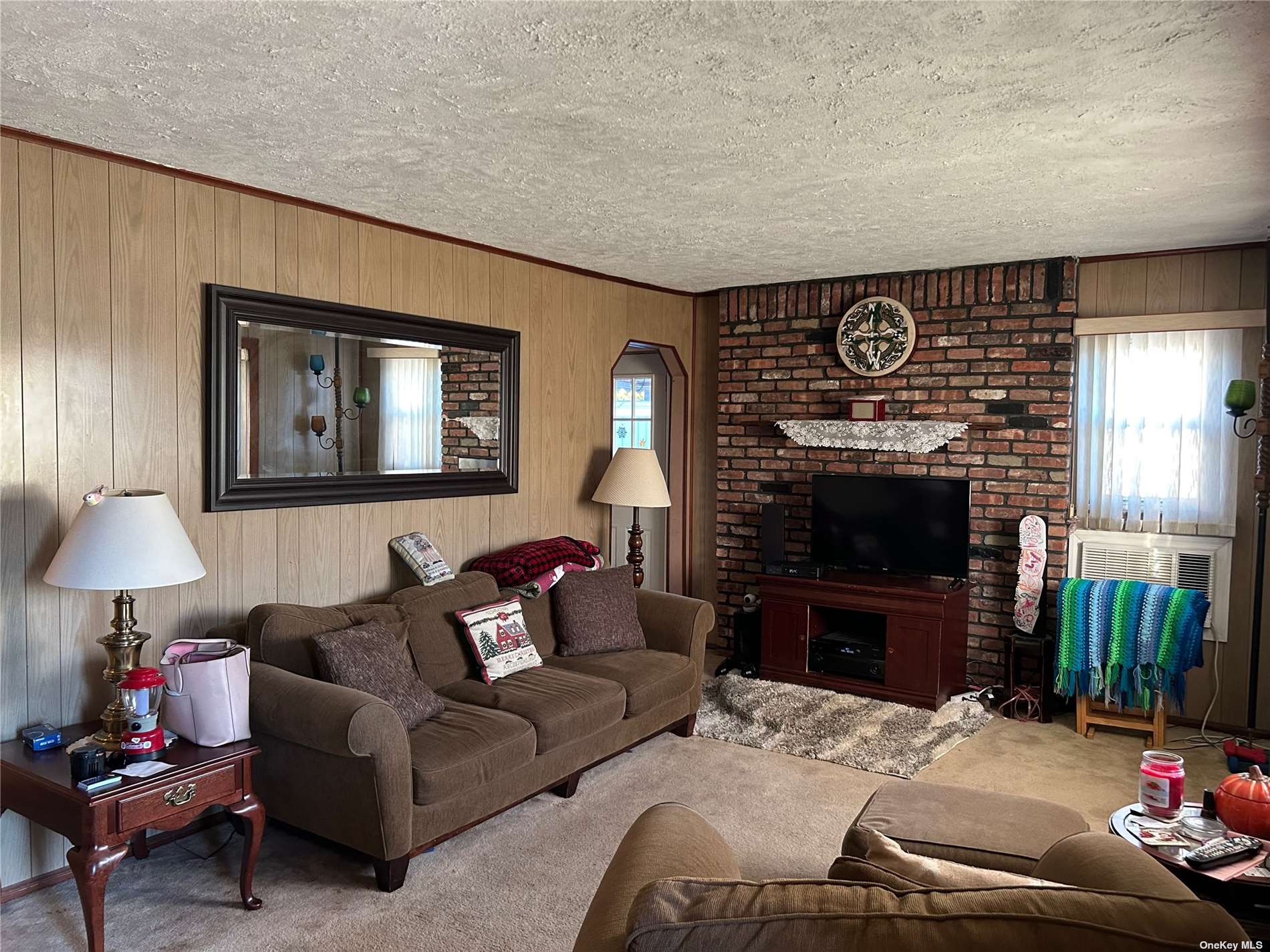 #1 photo, 2549 6th Avenue, 长岛 East Meadow , NY 11554