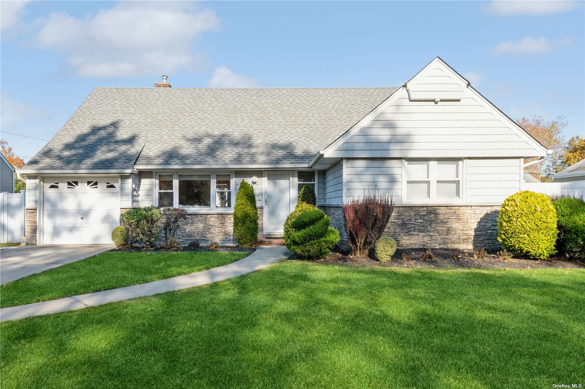 #1 photo, 732 Cornwell Avenue, 长岛 West Hempstead , NY 11552