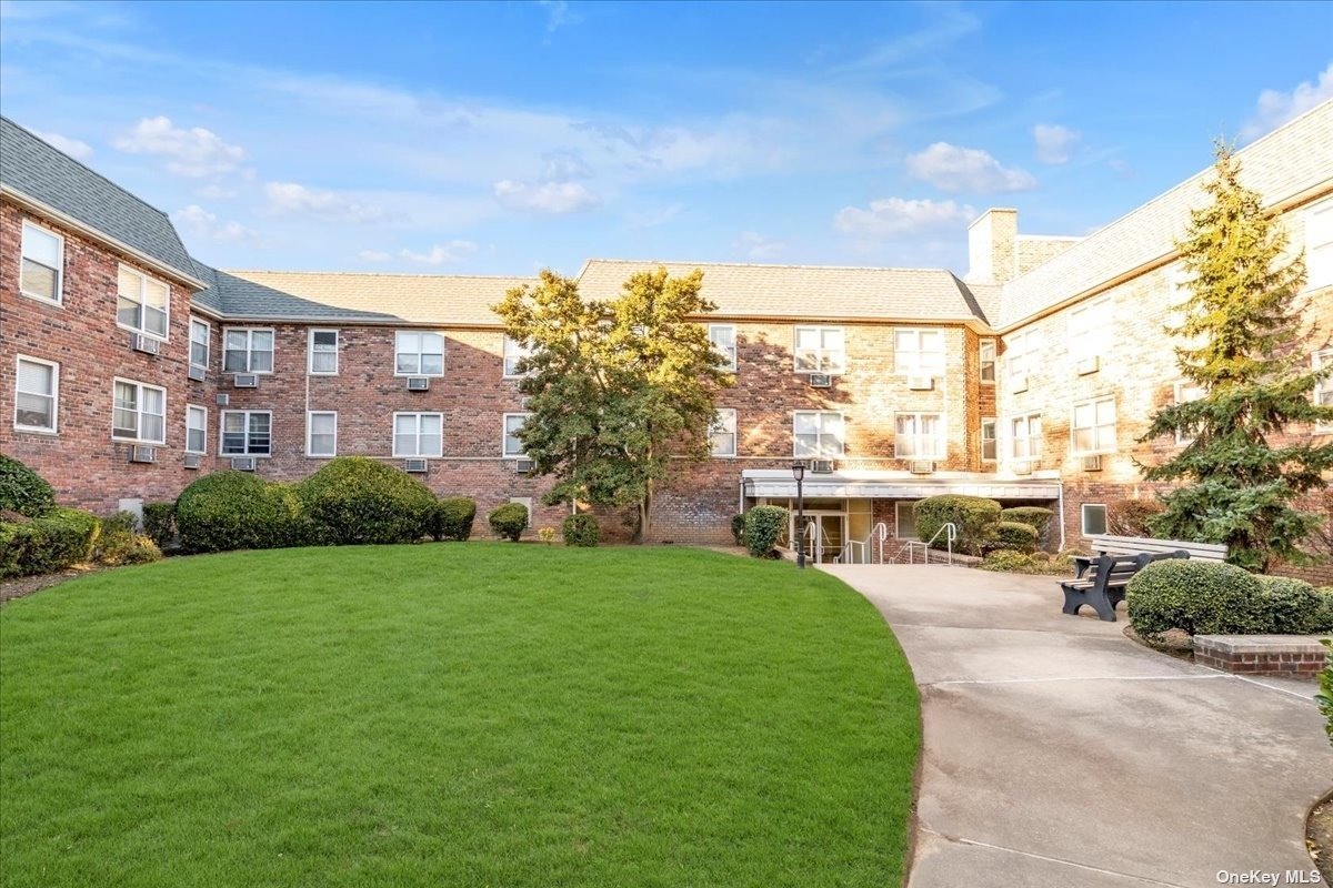 #1 photo, 30 Daley Place, 长岛 Lynbrook , NY 11563