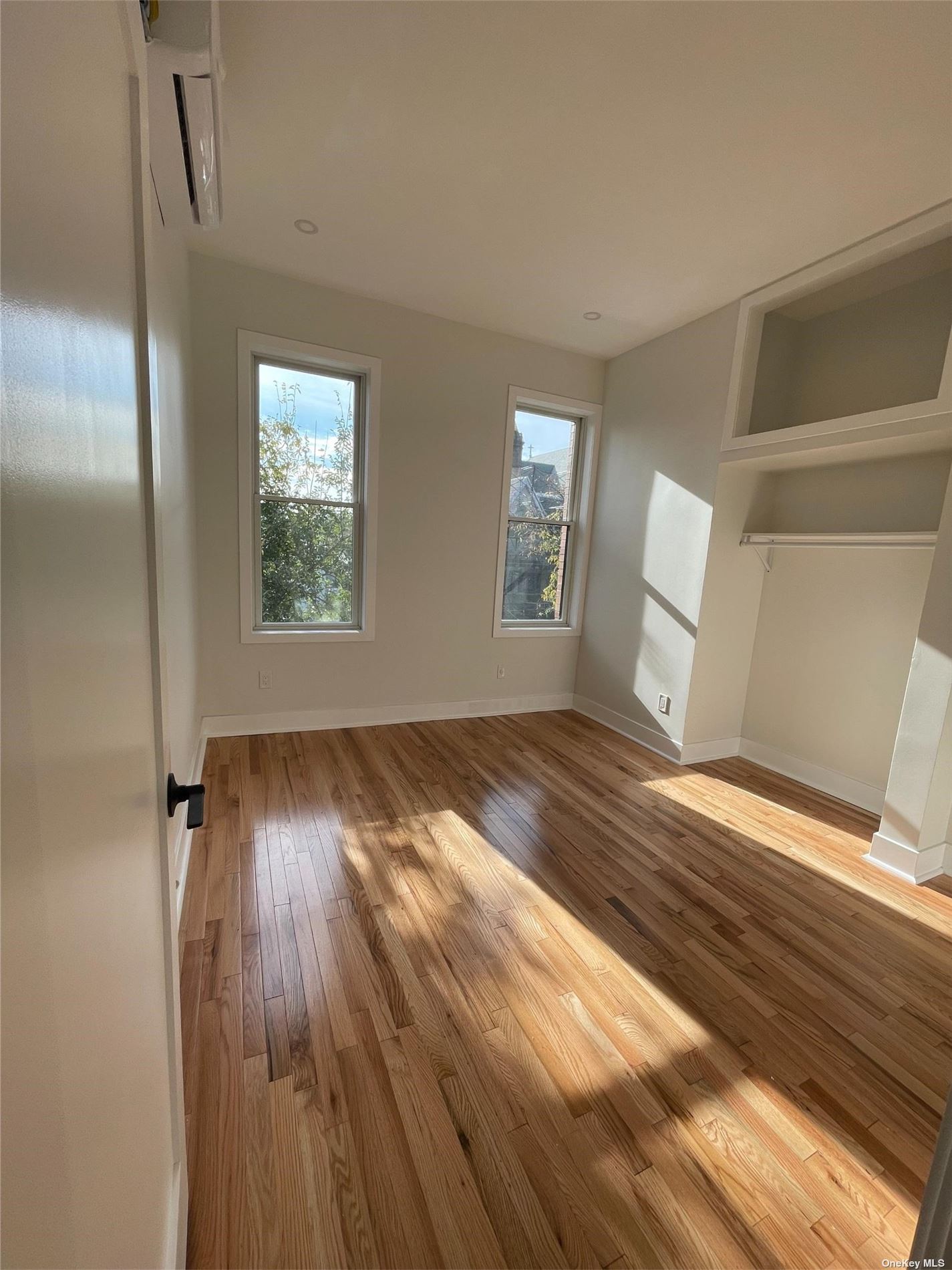 #1 photo, 387 Onderdonk Avenue, 皇后区 瑞吉屋 Ridgewood , NY 11385