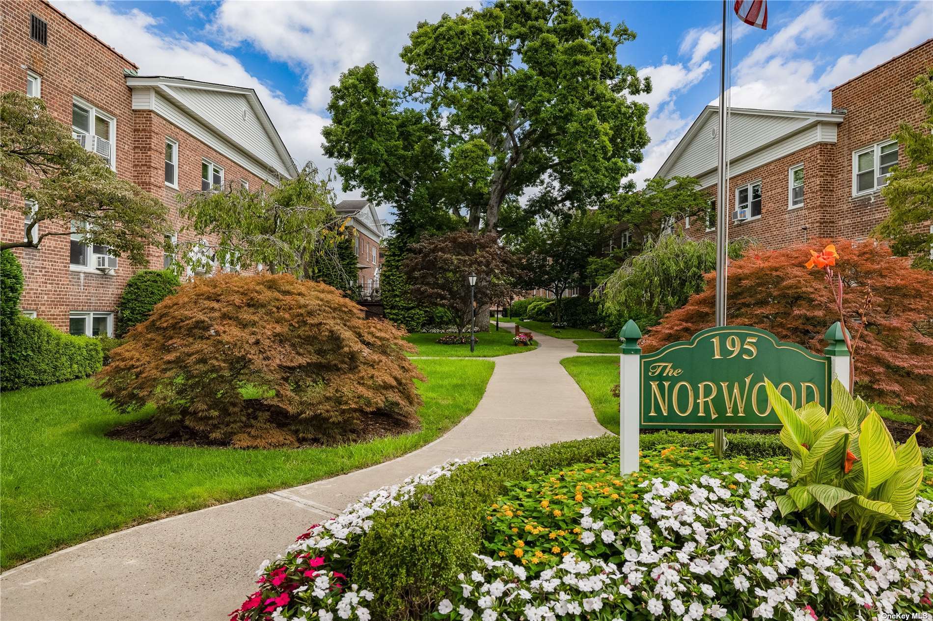 #1 photo, 195 N Village Avenue, 长岛 Rockville Centre , NY 11570