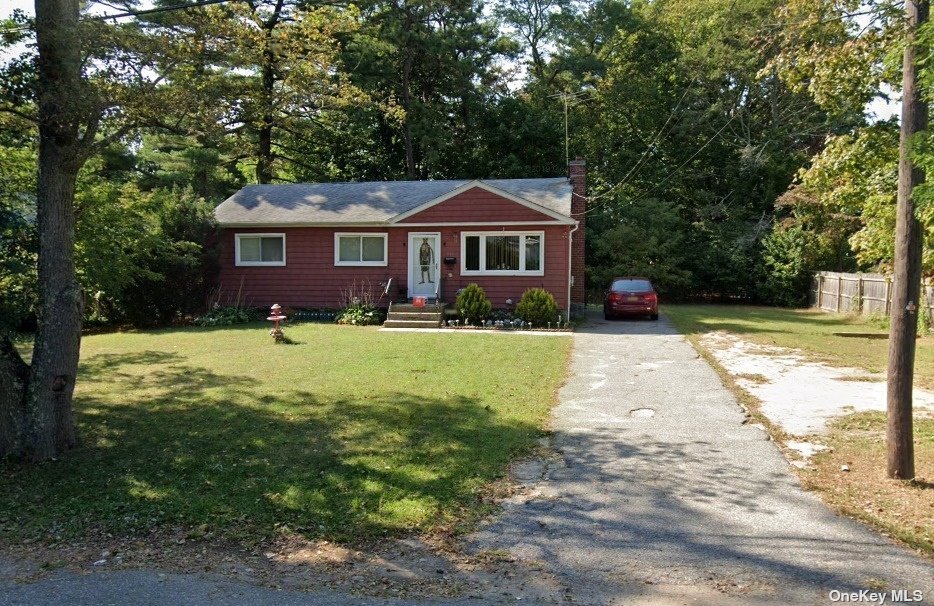 #1 photo, 20 Grant Avenue, 东长岛 Brentwood , NY 11717