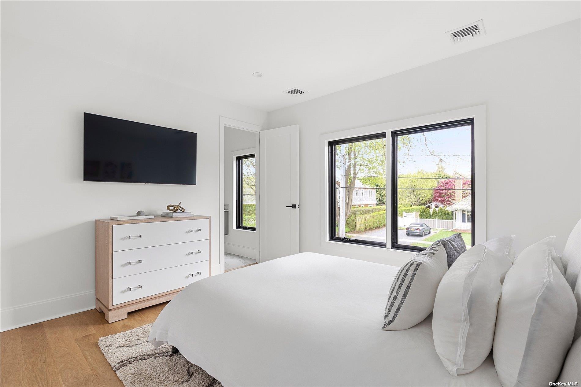 #15 photo, 38 Sherrill, サフォーク郡 East Hampton , NY 11937