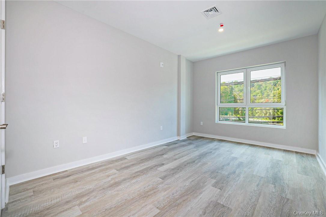 #7 photo, 500 Commerce Street, Hawthorne , NY 10532